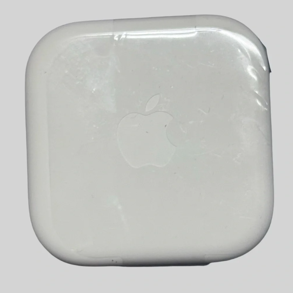 NWT Apple White EarPods with Remote and‎ Mic